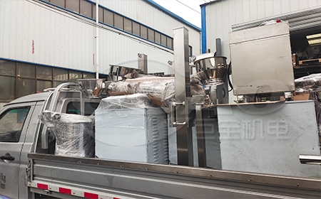 一批衛(wèi)生級上料小車，真空上料機發(fā)貨